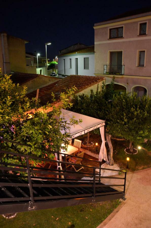 Artista B&B Cabras Exterior foto